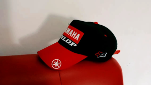 Topi Yamaha Racing Dunlop team