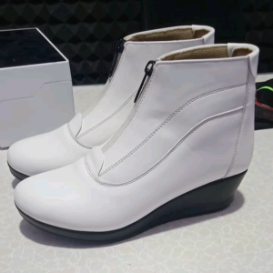 SELVI.01 White Sepatu Wedges Cocok Kerja/Kuliah/Kantor