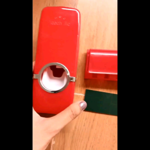 Dispenser Odol Sikat Gigi Tempel Dinding