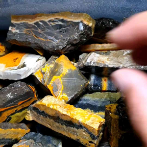 Bahan Bongkahan Batu Akik Asli Natural Jesper Bumble Bee Unik Langka