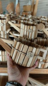 ของตกแต่งสวน ตระกร้าทรงบัวรดน้ำ ทำจากไม้สักแท้ โดนแดดฝนได้ น่ารักสุดๆ