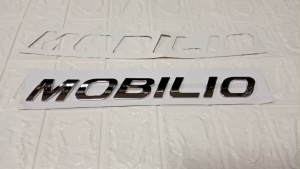 Emblem Kap Mesin Mobilio: Aksesoris & Desain