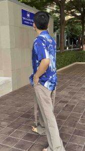 ลายฮิต ขายดี เสื้อฮาวาย เสื้อเชิร์ต เสื้อเชิ้ตแขนสั้น เสื้อเชิ้ต ลายต้นมะพร้าวพื้นน้ำเงิน ผ้าไหมอิตาลี H360