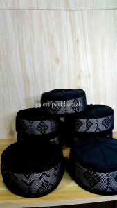 PECI HITAM MOTIF ALFARUQI TAMPILAN MEWAH  ELEGANT DAN NYAMAN DIPAKAI KOPIAH SONGKOK PRIA DEWASA TERLARIS