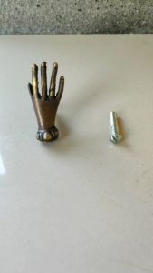 Knob Laci Lemari Meja Kuningan Antik Motif Tangan 1 pcs