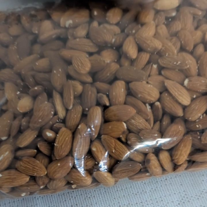 Whole Almonds (1 kg)