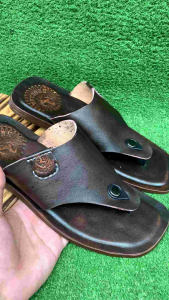 Sandal jepit pria kulit tapak karet lentur
