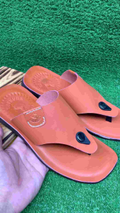 Sandal Japit Pria Kulit: Aktivitas Outdoor & Desain Modern