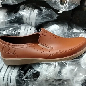 Sepatu Karet Pria 557 Warna Tan