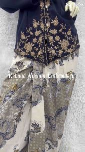 52959 Kebaya Nyonya top cotton Sulam size 36-42