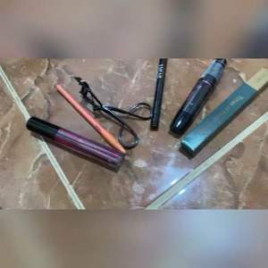 Paket Eyeliner Paket Mata 3in1 Sepaket Dapat 3pcs /Eyeliner Big Eye/ Mascara / Penjepit Bulu Mata