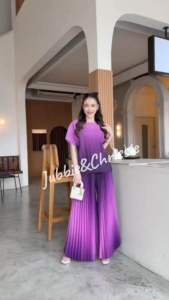 ชุดเข้าเซทเสื้อพลีทแขนเลย และกางเกงพลีทยาวขาบาน Ombre Set ยืดสูงสุด 50-25-25 นิ้ว กางเกงพลีทยาว เอว Freesize 24-42 นิ้ว ยาว 40 นิ้ว