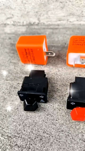 สวิตซ์ไฟผ่าหมาก  รุ่น Lead 125 ปีใหม่ 2025 ไฟขอทาง ชุดผ่าหมากครบชุด พร้อมดีเลย์  ใส่ได้เลยไม่ต้องแปลง  สวิตซ์อย่างดี ไม่แข็ง ไม่ฝืด ปุ่มเลื่อนง่าย ราคา Sale!! 89 บาท