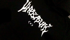 Hoodie Sweater Pria & Wanita: Motif Metal Terbaru 2023