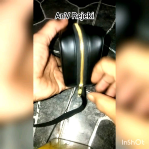 Dompet Taji Segitiga Resleting Isian 12