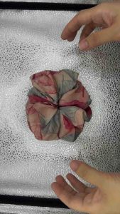 中发肠 Scrunchie Hair Tie