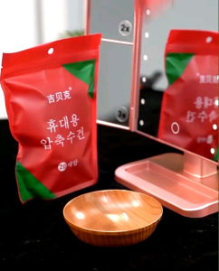 Túi 20 viên khăn nén  hình viên kẹo đa năng viên nén vuông tiện lợi