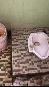 Porcelain Pembersih Kerak Keramik Kamar Mandi LOLY