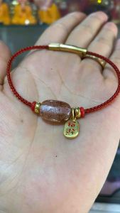 Vòng tay lu thống đá thạch anh tóc đỏ mic thẻ bài chữ Phúc tài lộc