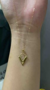 PAWNABLE 18K Saudi Gold Fine Tauco Chain(thin)with 18K Vee Pendant(Open back)✨