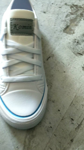 Sepatu Tali Karet Putih Komin K-065-1P