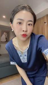 SET BỘ TRUNG NIÊN TẶNG MẸ CHẤT LỤA RUBY HOA THÊU TỈ MỈ TAY LỠ QUẦN DÀI