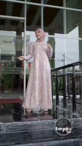 Sarimbit Couple: Baju Couple Brokat untuk Lebaran