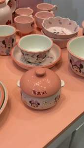 Chén thố sứ có nắp đậy Hoạt Hình Disney