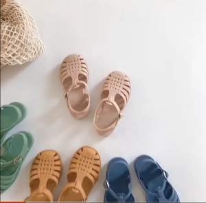 Sepatu Jelly Anak Cewek & Cowok: Desain Unik & Nyaman