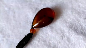 รอบที่-2 ก-2 สร้อยคอพร้อมจี้อำพันพม่าแบบมีใบไม้สวยฯ อำพันแท้ 100%