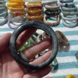 กำไลหยกแขจากพม่า size 56 สีดำเทารหัส 054 BB