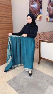 Baju kurung sulam instan pario butang viscose semi sutra hand made batik
