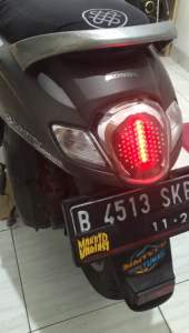 Mengenal Lampu Stoplamp Rem Belakang Running Raning Scoopy ESP Donat 2017-2019