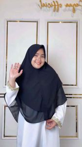 Jilbab Ceruty Armani Jumbo: Pilihan Mewah untuk Lebaran