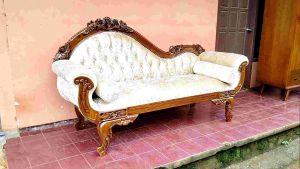 Sova Louis ukir kayu jati