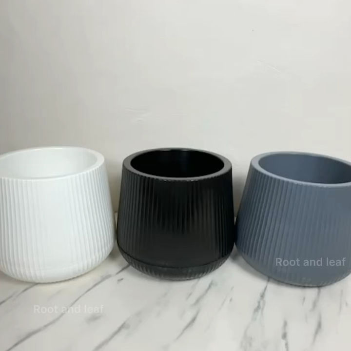 กระถางพลาสติกมินิมอล 'เบลล่า' ลายลูกฟูก