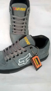 Sepatu Gowes Kulit Sapi: Desain Ergonomis & Tahan Lama