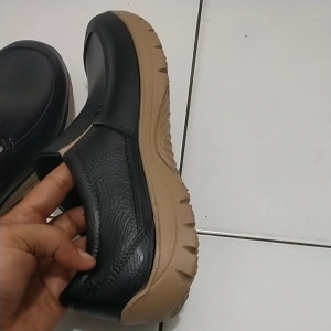 sepatu karet anti air// sepatu kerja pria
