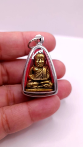 K574 หลวงพ่อเงิน วัดบางคลาน พิมพ์ นิยม เนื้อ โลหะ ชุบทอง ขนาด 2.0X4.0 ซม. เลี่ยม กรอบพระ สแตนเลสแท้