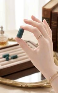 Mặt đá lu thống Lam Ngọc chạm hoa văn kim tiền khoan sẵn lỗ xỏ 2li mic vòng may mắn đầu xuôi đuôi lọt