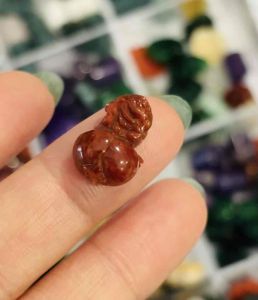Mặt tỳ hưu đá Ngọc Cẩm Thạch huyết khoan sẵn lỗ xỏ 2li làm vòng tay may mắn
