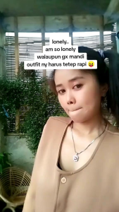 Desain Vest Blouse V Neck Scuba Trendy Wanita Dewasa Slimfit Trendy Vest Top Wanita