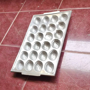 Cetakan kue bolu kuwuk L24 bholu kering jadul klembem ketapang pas di oven besar  Cetakan kuwuk model baru lagi dari maila myshop dengan desain buat di oven kue lebih besar dan pas kl buat jualan