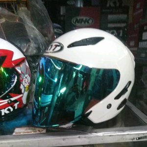 Kaca Helm KYT: Mengenal Visor Iridium