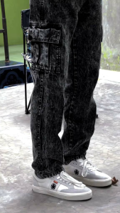 Celana Cargo Panjang Denim: Nyaman & Tahan Lama