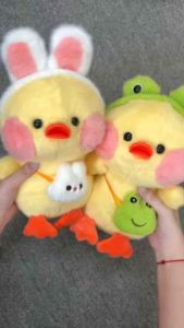 Gấu Bông Vịt Vàng Đội Nón Kèm Túi Mini Siêu Cute Thú Nhồi Bông Mềm Mịn Quà Tặng Bạn Gái & Trẻ Em Trang Trí Phòng Ngủ