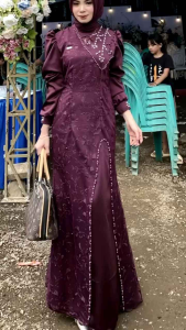 Kain Tile Mutiara untuk Desain Kebaya