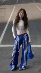 Set street style Hotgirl Croptop dài tay và quần suông sọc 3 line