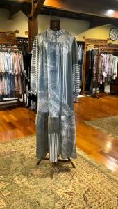 Dhiya Dress by Dian Pelangi LIMITED EDITION Busana Muslim Maxi Gamis Syari Abaya Kaftan Gaun Pesta Pernikahan Kondangan Casual Formal Lebaran Wanita Hijaber Cantik Anggun Modis Modern Simple Elegan Mewah Model Korea Terbaru Motif Batik Abstrak Kekinian