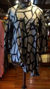 Sheeva Tunik Viscos by Dian Pelangi LIMITED EDITION Blouse Baju Atasan Kemeja Blus Outfit Casual Formal Kerja Kantor Pesta Pernikahan Kondangan Wanita Hijaber Cantik Anggun Modis Modern Elegan Mewah Model Korea Terbaru Motif Batik Abstrak Kekinian